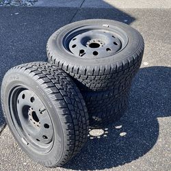 4 Studded Snow Tires & Wheels