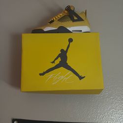 Air Jordan 4 Retro