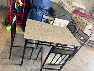 Dining table / comedor
