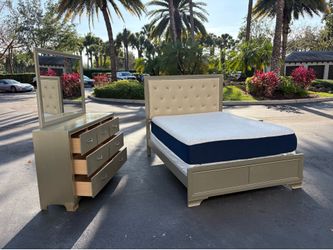 Beautiful Bedroom Set Queen Size Solid Wood Golden Color In Great Condition by Malaysia Furniture
