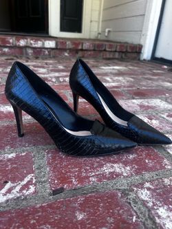 Vince Camuto Black Crocodile Skin 3" Point Stilettos size 6.5
