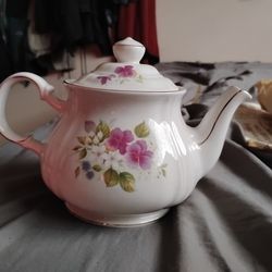 Tea pot