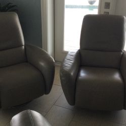 Pulaski gray Leather recliners