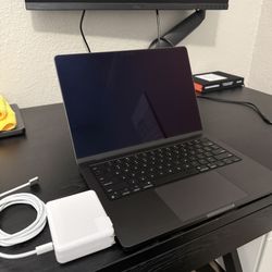 Apple MacBook Pro M3 Pro 11/14 - 512SSD - 36GB RAM