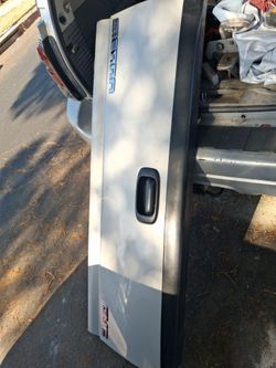 00 to 06 SIERRA TAILGATE