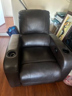 Recliner Leather  Couch Free