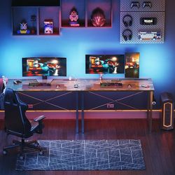 Small Desk with Power Outlets and USB Port Computer Desk for Home Office Gaming Simple Modern Style Writing Desks with Storage Bag Headphone Hook, 40 