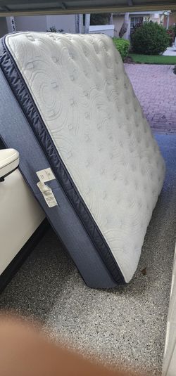 Serta king size mattress