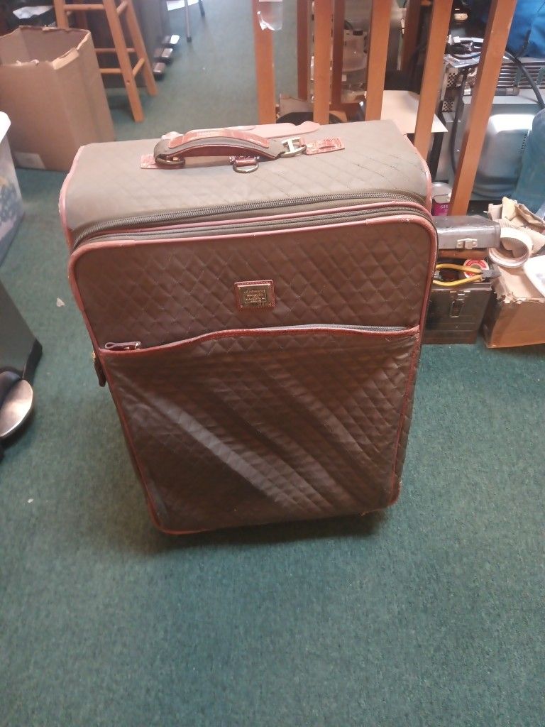 Liz Clayborne 3 Piece Luggage Set