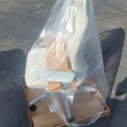 New Haworth Fern Leather White Executive Office Desk Gaming Chairs 