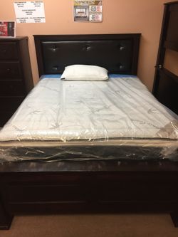 Queen bed with mattress set