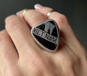 Vintage Sterling Silver Black Horse Vietnam Ring