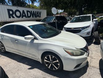 2015 Blue Nissan Altima