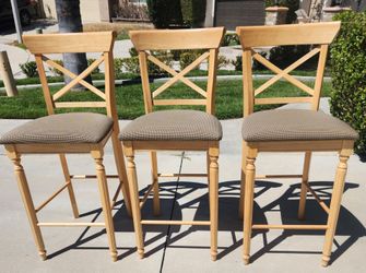 Bars Stools by Bassett Furniture