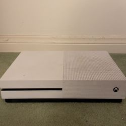 Xbox One S 500 GB *Comes With HDMI*