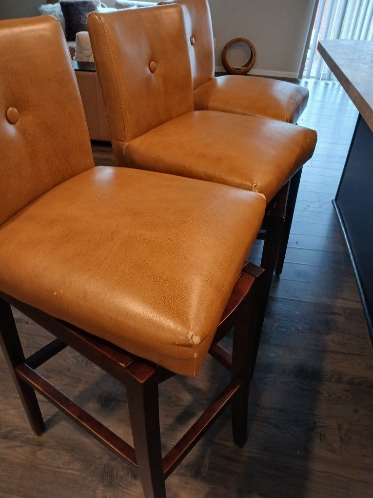 3 Bar Stools