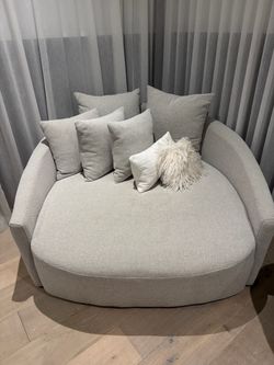 Round Lounger (West Elm)