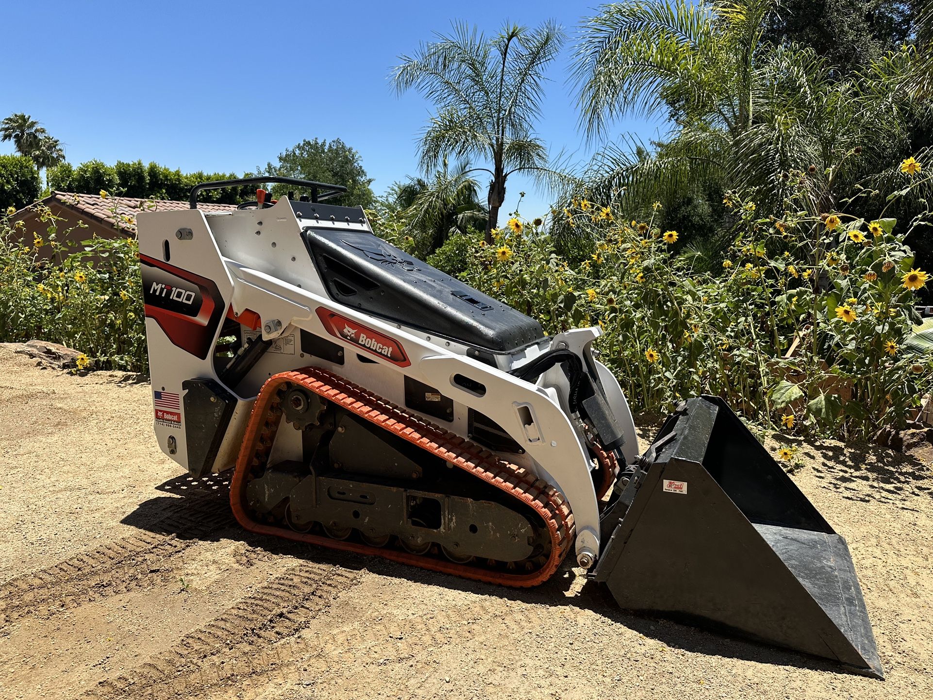 Bobcat Mt100 Mini Skid Steer Stand Behind Track Machine