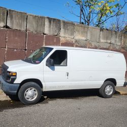 2013 Ford E-250