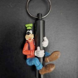 Goofy Holding Flashlight Keychain