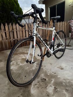 Felt Z100 road bike