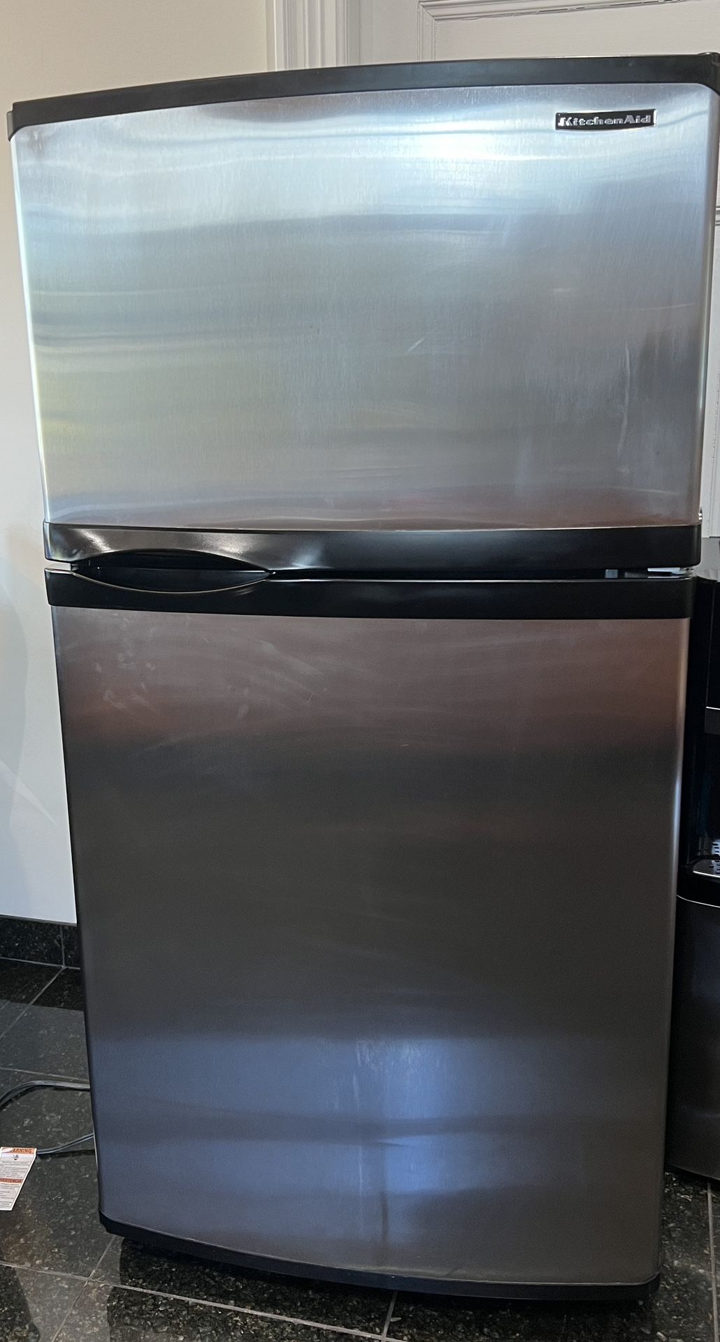 KITCHEN-AID FRIDGE IN GREAT CONDITION