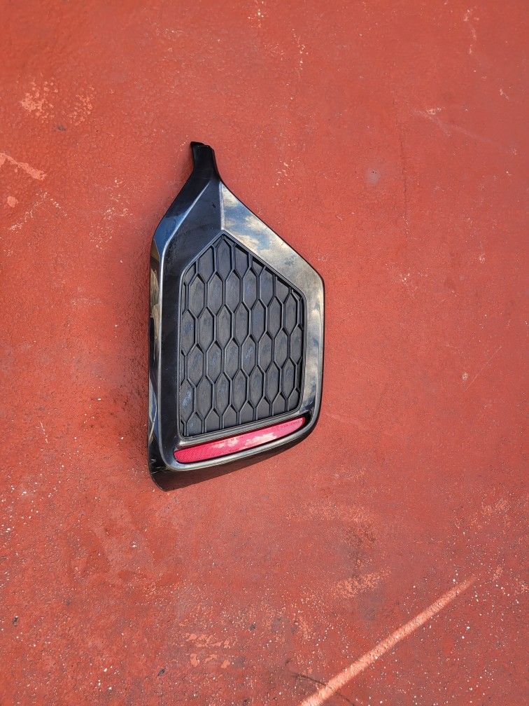 2016-2021 Civic Hatchback Bumper Molding