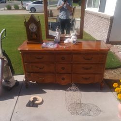 DRESSER & MIRROR