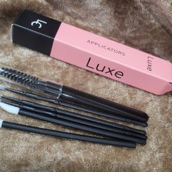Luxe Applicators Brushes