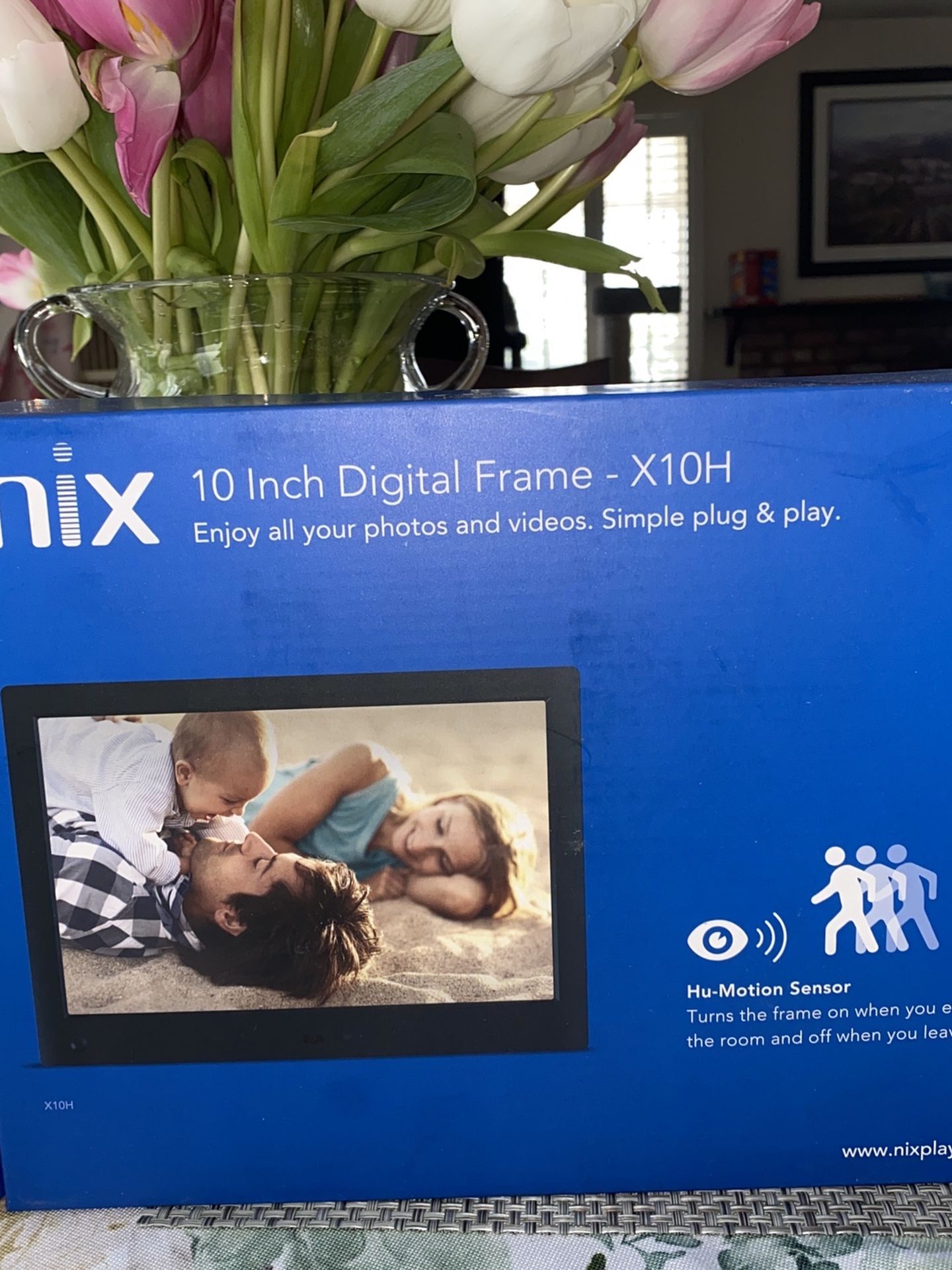 Nix 10” Digital Photo Frame W/ Motion Sensor