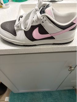 Nike dunks women 9.5