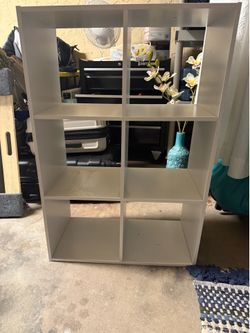 Cube Shelves good condition