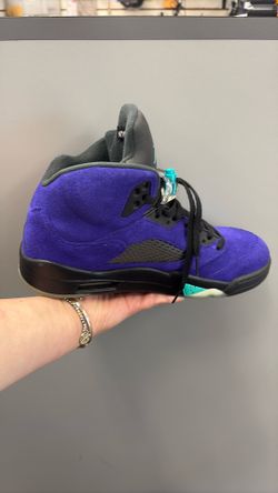 Air Jordan's, 5 Retro Alternate Grape, Size 9