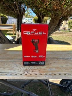 Milwaukee compact impact wrench