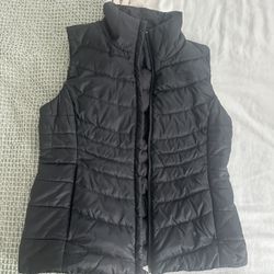 The North Face Women's Black Puffer Vest Medium