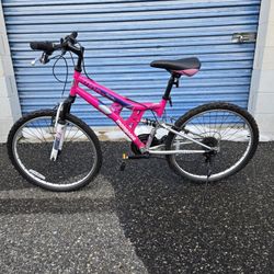 Mongoose Girls 24" 21 Speed Mountain Bike 