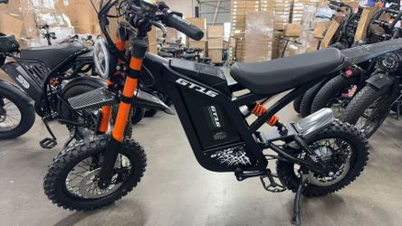 GT16, a 16-inch tire electric motorcycle with a peak power of 749W, equipped with a 48V 25AH battery, with a range of 65 miles