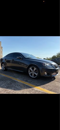 2011 lexus is250