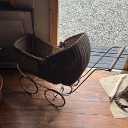 ANTIQUE BABY STROLLER