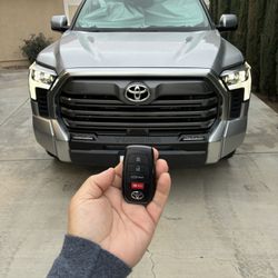 Car Keys/ Llaves De Carro