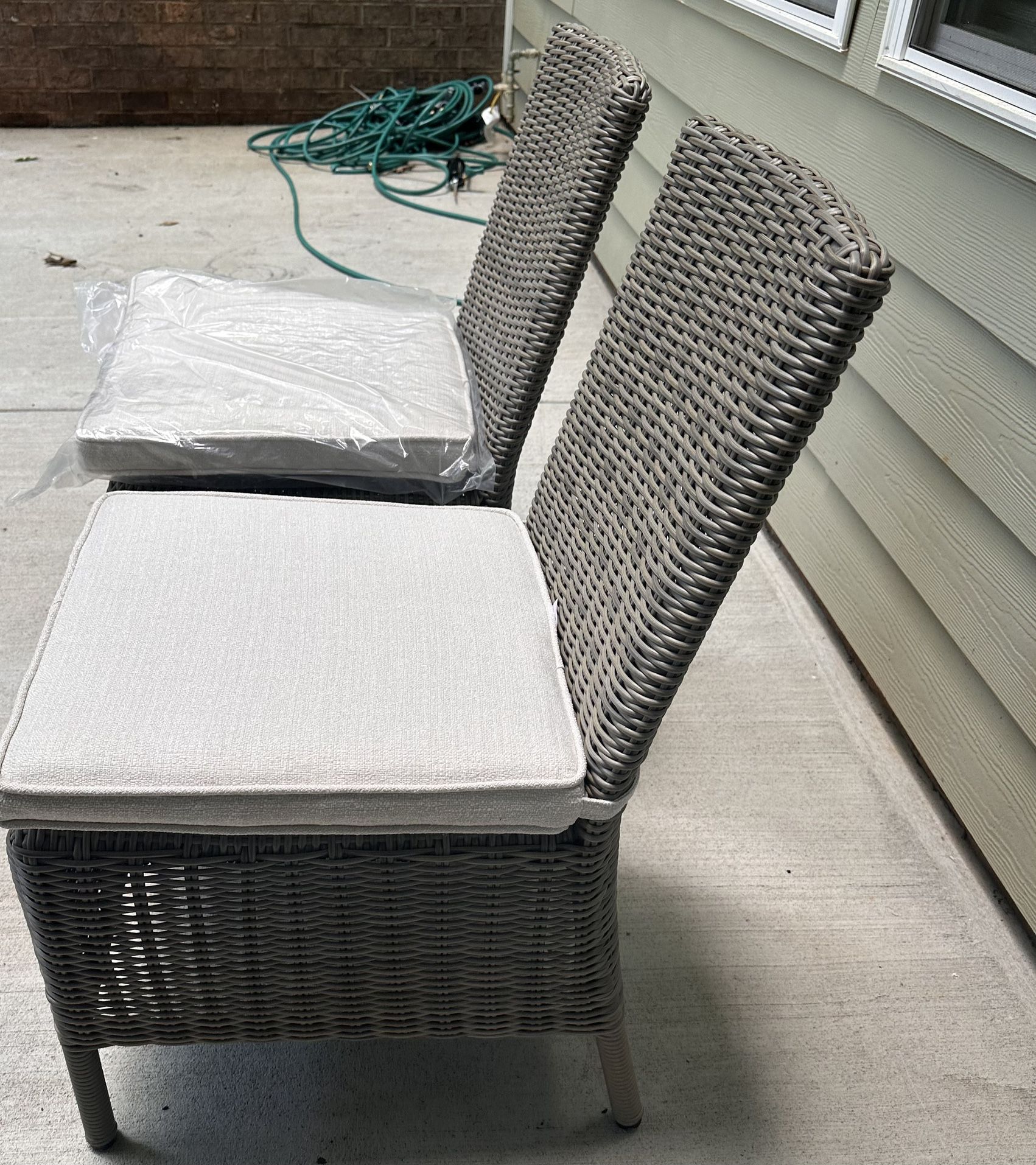 REDUCED $350.00 Set Of 5 Dover Bay Outdoor Wicker Dining Armchairs 