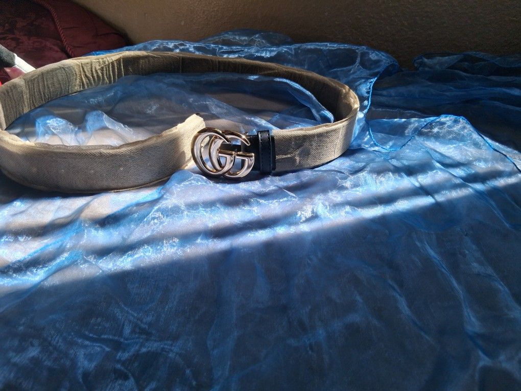 Gucci GG Marmont Leather Belt  Color (Black)