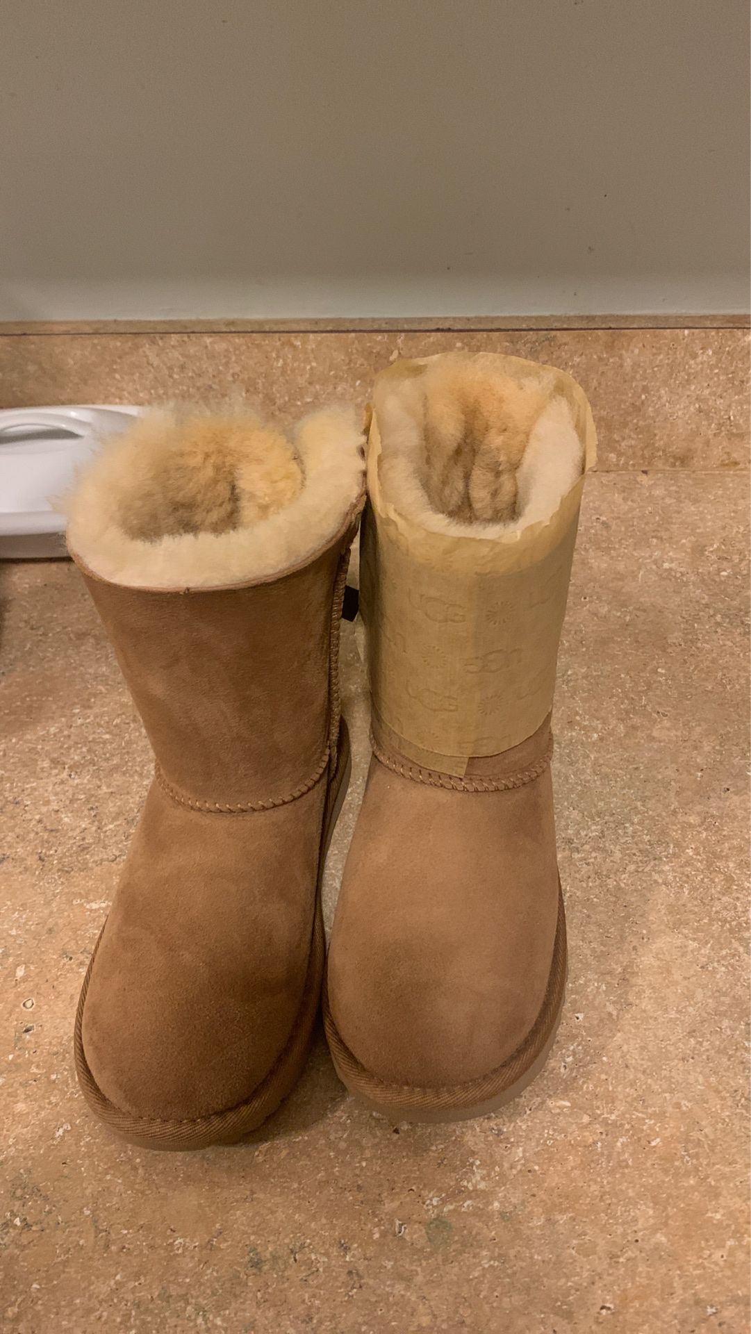 Bailey bow chestnut Ugg’s