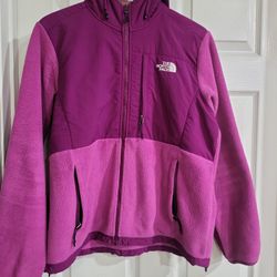 THE NORTH FACE SWEATSHIRTS  GREAT CONDITION.