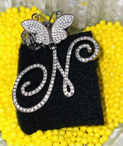 Beautiful diamond pendant, the letter N