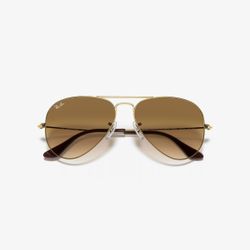 Woman’s Ray-Ban sunglasses