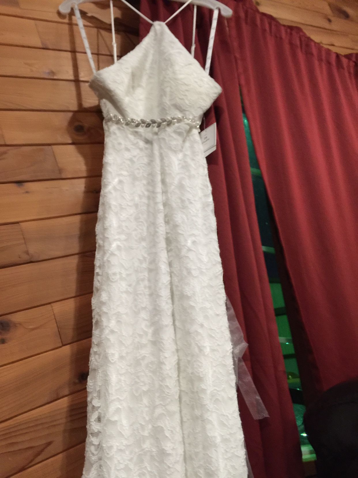 Wedding Dress Never Been Worn Size 9