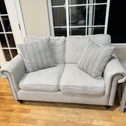 Sofa + loveseat 