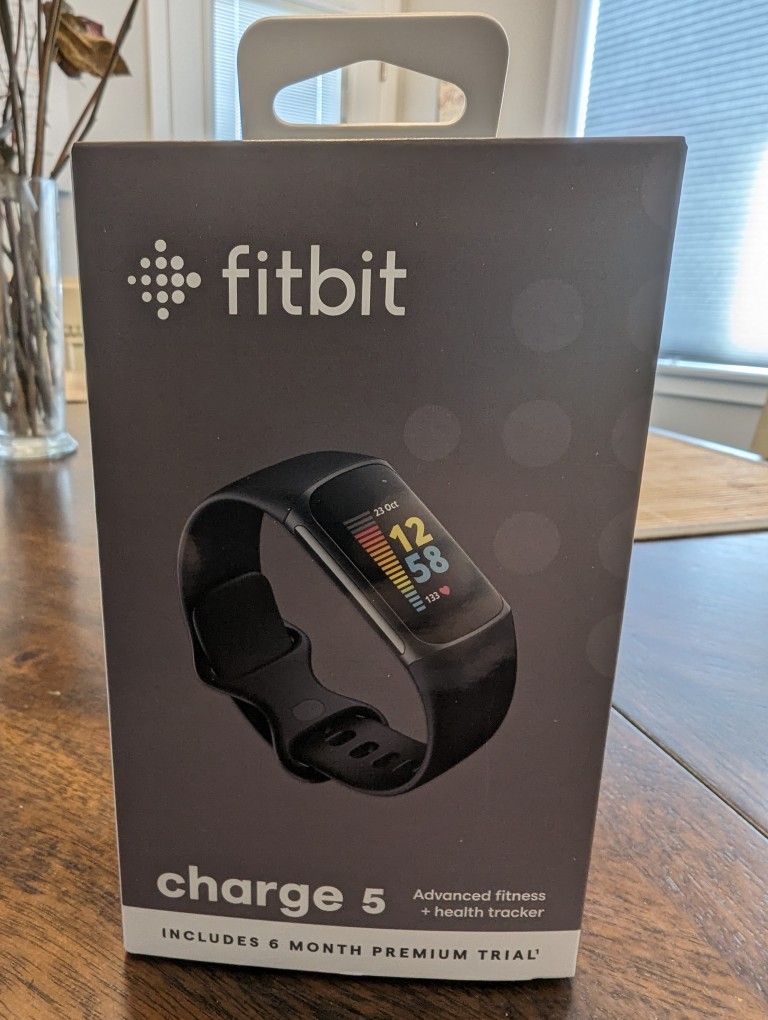 FITBIT 5 CHARGE , LIKE NEW $65