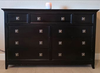 Dresser & 2 Nightstands